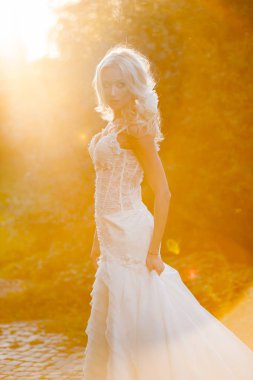 Gelinlik güzel şehvetli gelin sarışın 