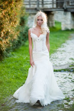 Gelinlik güzel şehvetli gelin sarışın 