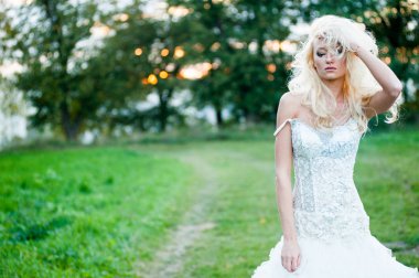 güzel gelin şehvetli portresi