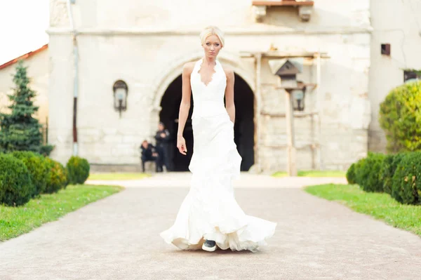 Beau Portrait Mariée Sensuelle Près Vieux Château — Photo