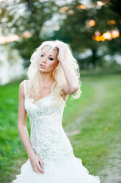 Ritratto Sensuale Bella Sposa — Foto Stock