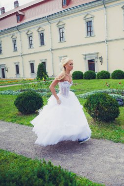 Gelinlik güzel şehvetli gelin sarışın 