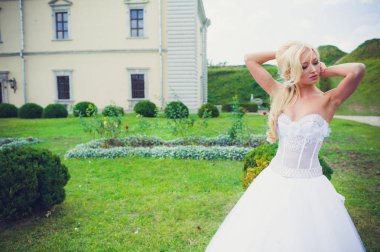 Gelinlik güzel şehvetli gelin sarışın 