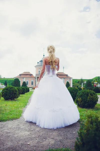 Mooie Sensuele Bruid Blonde Trouwjurk — Stockfoto