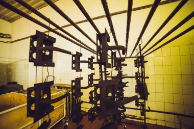 Zincirsiz konveyör & akıllı kontrol teknolojisine sahip üreticiler için otomatik sıvı ve toz kaplama sistemi sağlayıcısı. Sadece yalın boya sistemi.