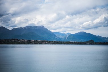 Güzel İtalyan alp Garda Gölü