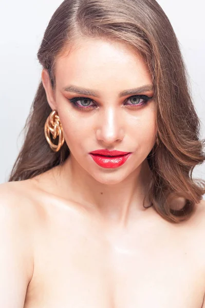 Beauty Makeup. Woman With Beautiful Face And Pink Lips. Close Up Of Beautiful Young Elegant Female Model With Glamorous Sexy Makeup, Soft Smooth Skin And Plump Full Pink Lips.