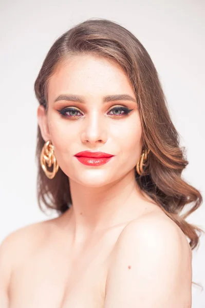 Skönhet Makeup Kvinna Med Vackra Ansikte Och Rosa Läppar Närbild — Stockfoto