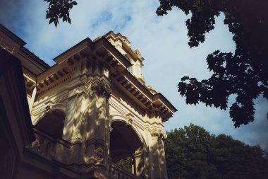 Paris 'in eski klasik mimarisi. Cephe elementleri
