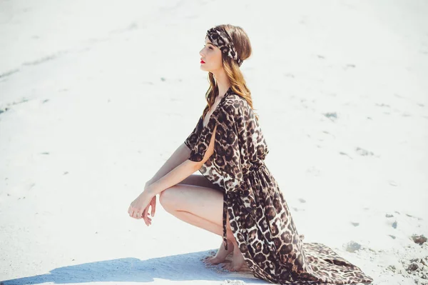 Badebekleidung Mit Leopardenmuster Schöne Junge Frau Porträt — Stockfoto