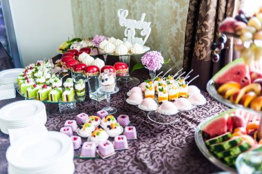 Şeker masası. Düğünde şeker çubuğu.