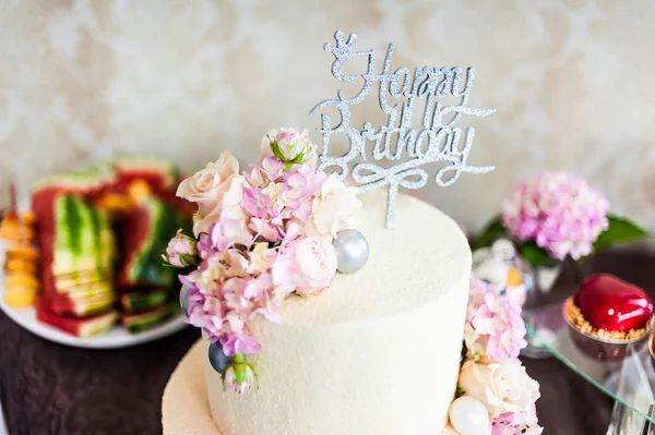庆祝生日蛋糕 派对和乐趣 — 图库照片