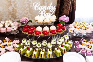 Doğum günü tatlı masa dekorasyonları