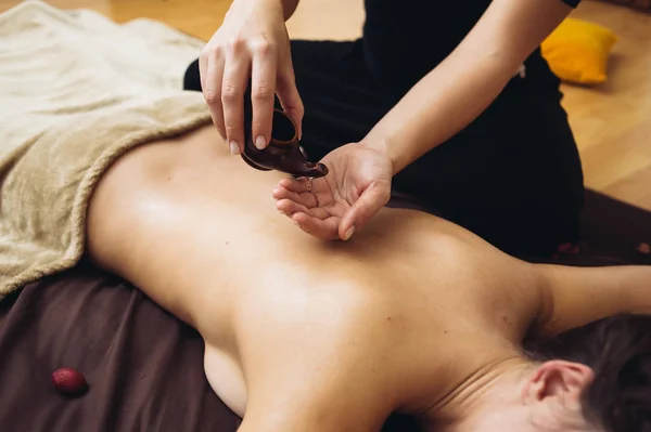 Aromaterapi Massage Massage Terapi Med Hjälp Massage Olja Eller Lotion — Stockfoto