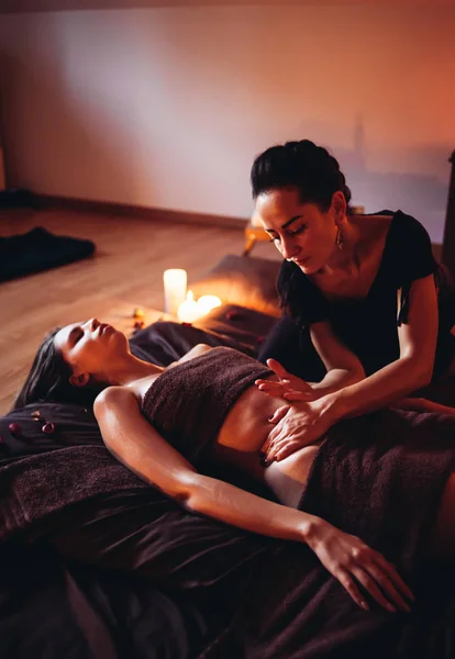 Relax tantric massage for women using the aroma of oils