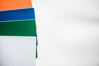 Metal yapı parçaları ve yapıların korunması için toz boyası