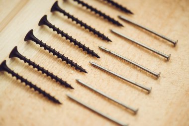 Ahşap ayrıntılar için bir donanım seti.