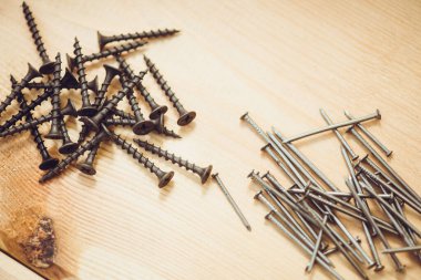 Ahşap ayrıntılar için bir donanım seti.