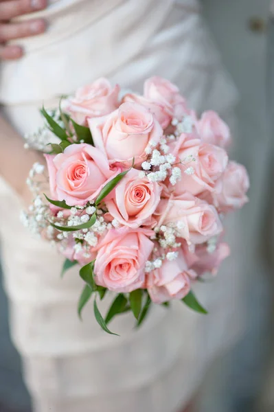 Прекрасный Розовый Свадебный Букет — стоковое фото