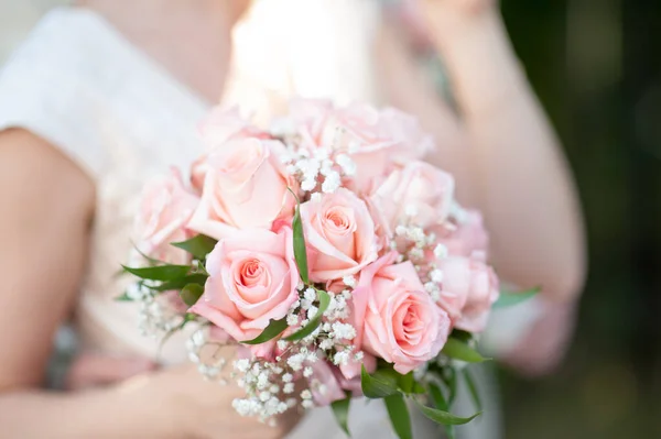 美しいピンクのウェディング花束 — ストック写真