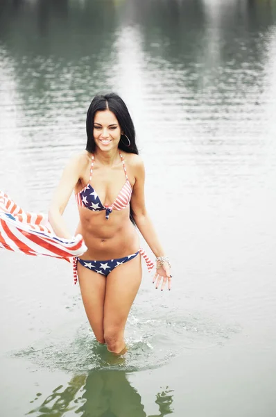 Beautiful Smiling Young Woman American Flag Beach Independence Day — Stock Photo, Image