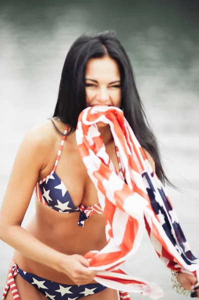 Beautiful Smiling Young Woman American Flag Beach Independence Day — Stock Photo, Image