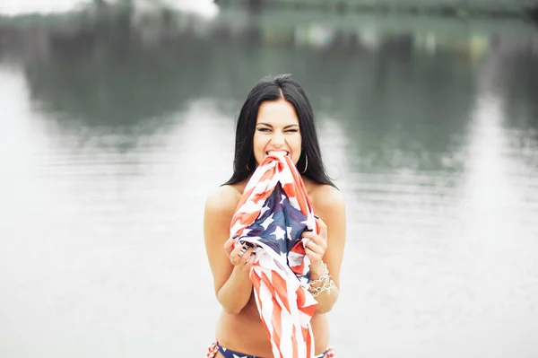 Beautiful Smiling Young Woman American Flag Beach Independence Day — Stock Photo, Image