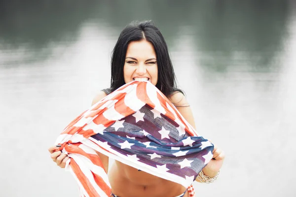 Beautiful Smiling Young Woman American Flag Beach Independence Day — Stock Photo, Image