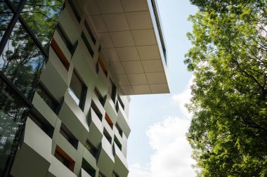 Modern şehir binası modern cephe dekorasyonu