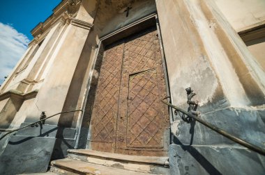 Barselona şehrindeki eski taş duvar