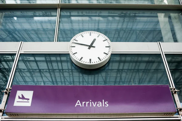 Airport Building Clock — Stock Photo, Image