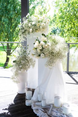 Ormanda güzel bir düğün dekoru