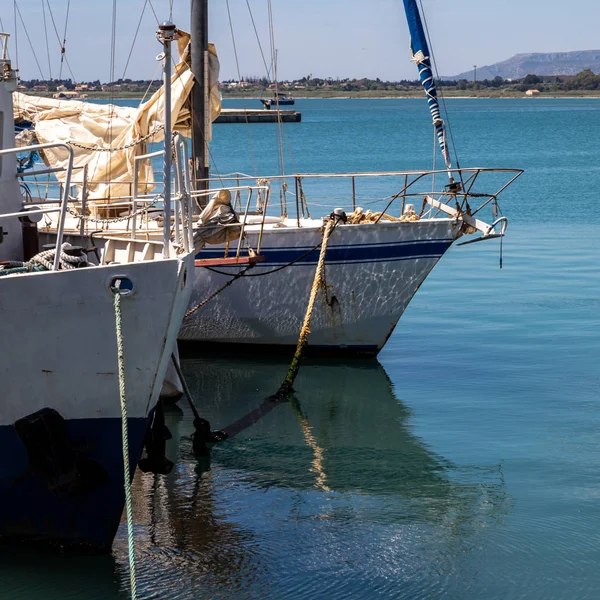 Die Hafen Festgemachten Fischerboote — Stockfoto