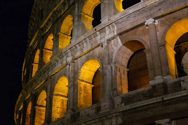 Colosseum Veya Coliseum Olarak Bilinen Flavius Amphitheatre Gece Görünümü — Stok fotoğraf