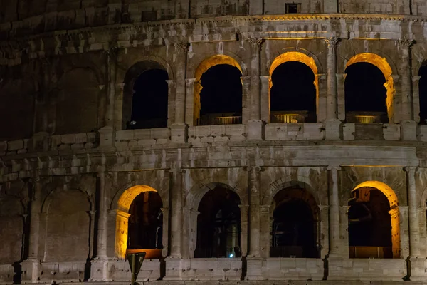 Colosseum Veya Coliseum Olarak Bilinen Flavius Amphitheatre Gece Görünümü — Stok fotoğraf