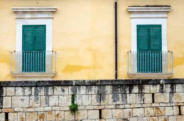 La antigua ventana — Foto de Stock