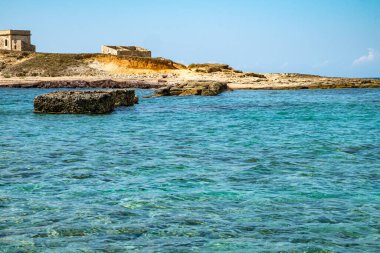 Konumundan dolayı, Sicilya (akıntı adası) İyon ve Akdeniz arasında ideal bir sınır oluşturmaktadır..