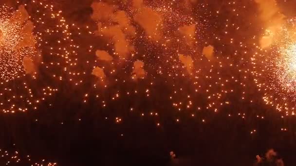 Espectáculo de fuegos artificiales increíble — Vídeo de stock