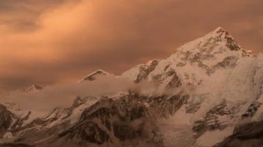 Akşam günbatımı üzerinde herhangi bir zamanda