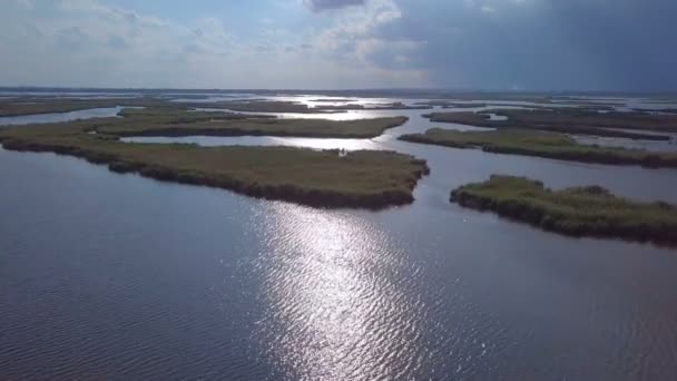 Luftfoto af søen – Stock-video