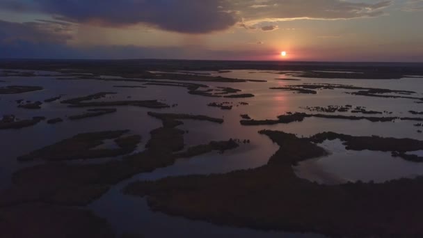 Letecký pohled na jezero — Stock video