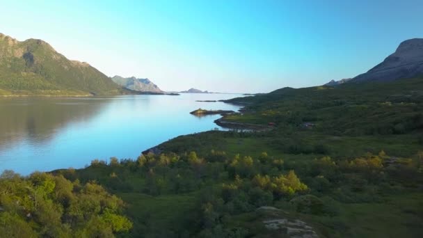 Flug über den Fjord — Stockvideo