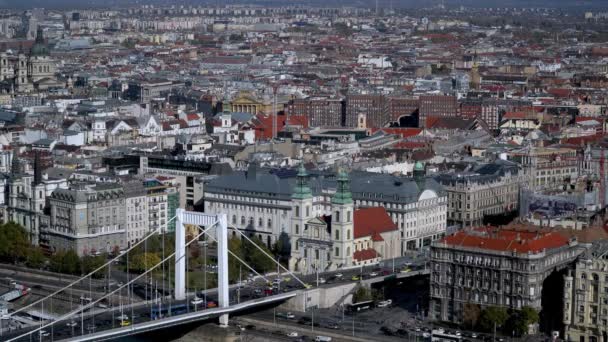 Trafic dans les rues de Bucarest — Video