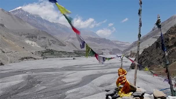 Vista aérea del valle de la montaña en el Himalaya — Vídeos de Stock