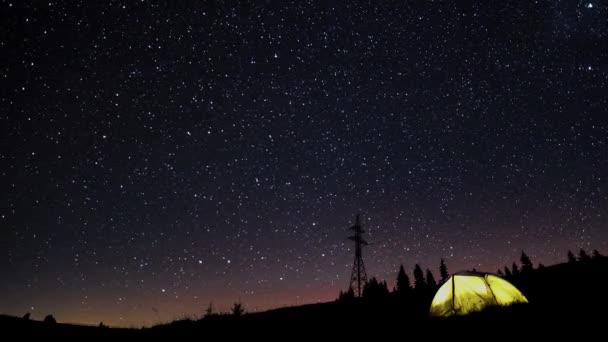 Senderos de estrellas en el cielo nocturno — Vídeos de Stock