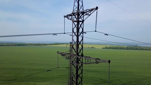 Pylon mocy wysokiego napięcia — Wideo stockowe