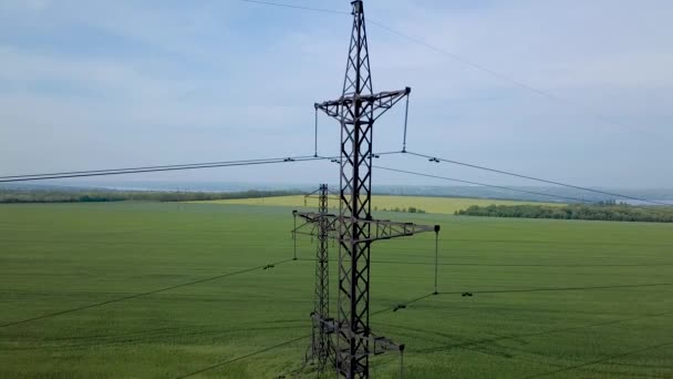 Pylon mocy wysokiego napięcia — Wideo stockowe