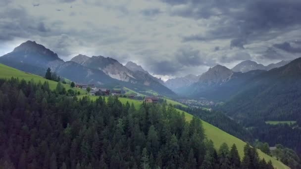 Dolomitlerin Üzerinde Hava Uçuşu — Stok video