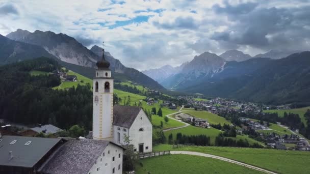 Alpine village in the Dolomites — Stock Video