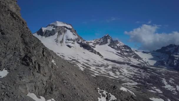 Létání přes Alpské hory — Stock video